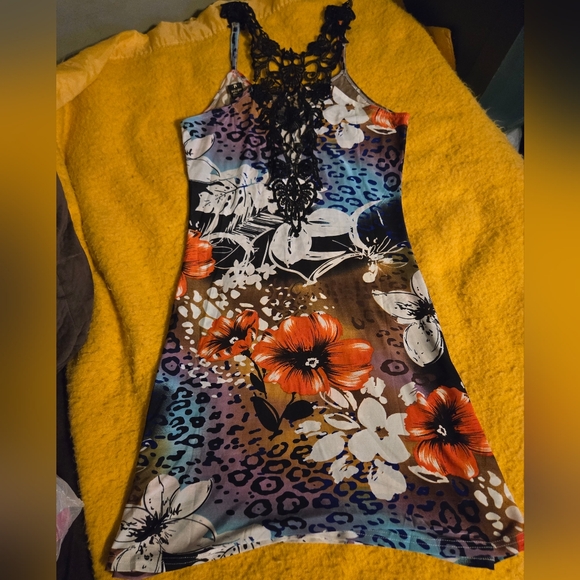 Dress - Picture 3 of 4